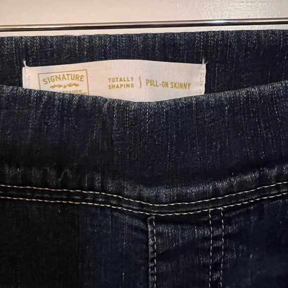 Signature by Levi Strauss & Co. Gold Label Totally Shaping Pull-On Skinny Jeans - Picture 8 of 10